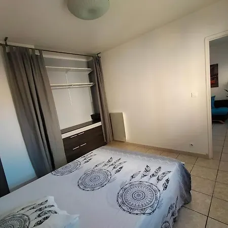 Independant - - Les Routes דירה